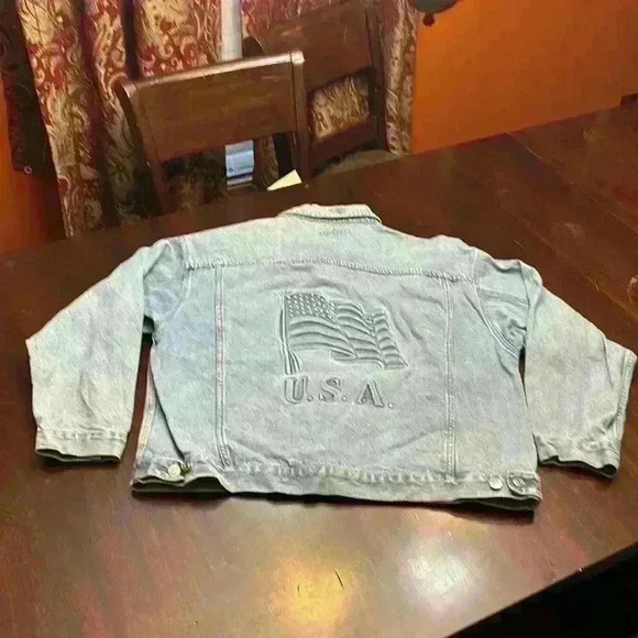 Monroe & Main Ladies
USA Flag Denim Jean Jacket Size XL Buttons Light Blue - Picture 2 of 11